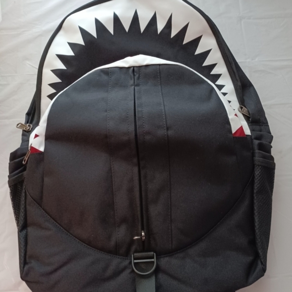 Shark Backpack - Picture 6 of 6